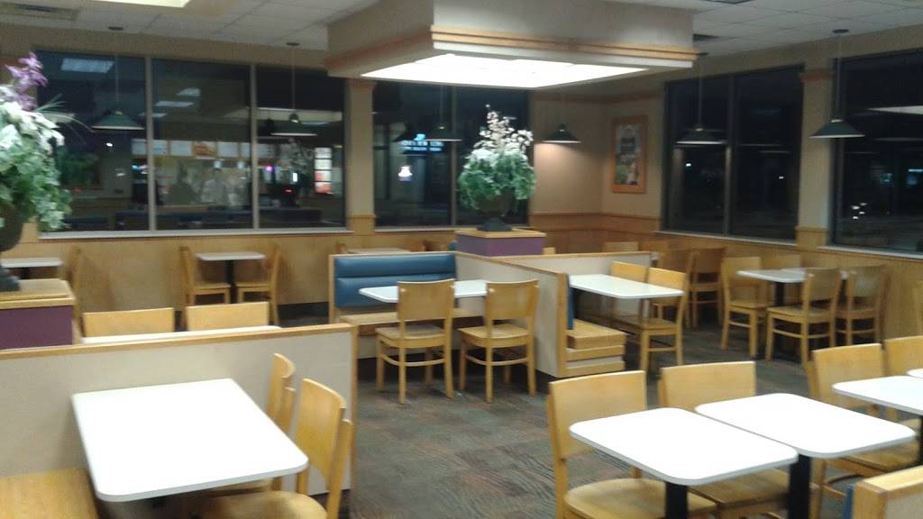 Wendys | restaurant | 19170 Stone Oak Pkwy, San Antonio, TX 78258, USA | 2104033793 OR +1 210-403-3793