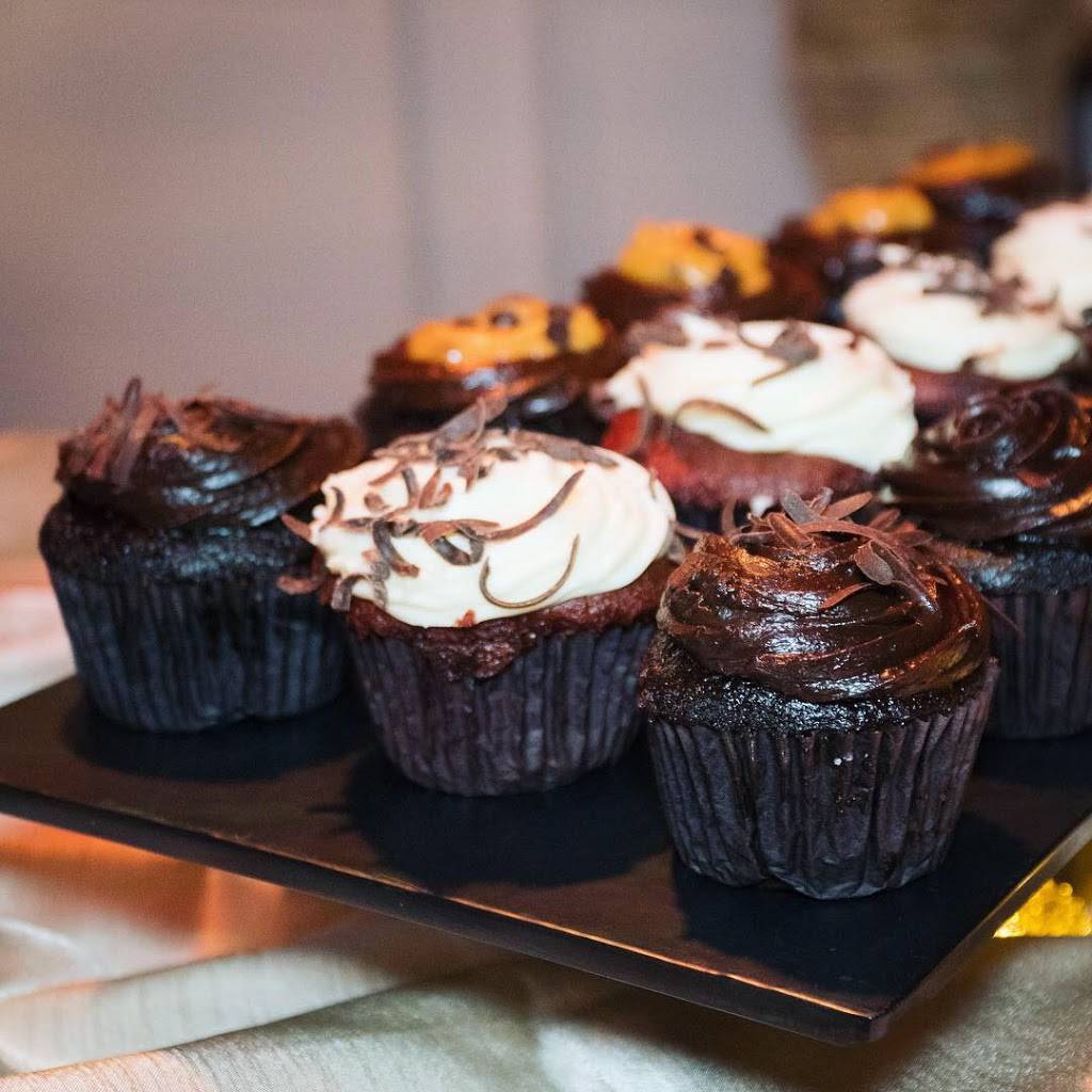 Grand Bizarre Supper Club | restaurant | 15 Saskatchewan Rd, Toronto, ON M6K 3C3, Canada | 4165959998 OR +1 416-595-9998