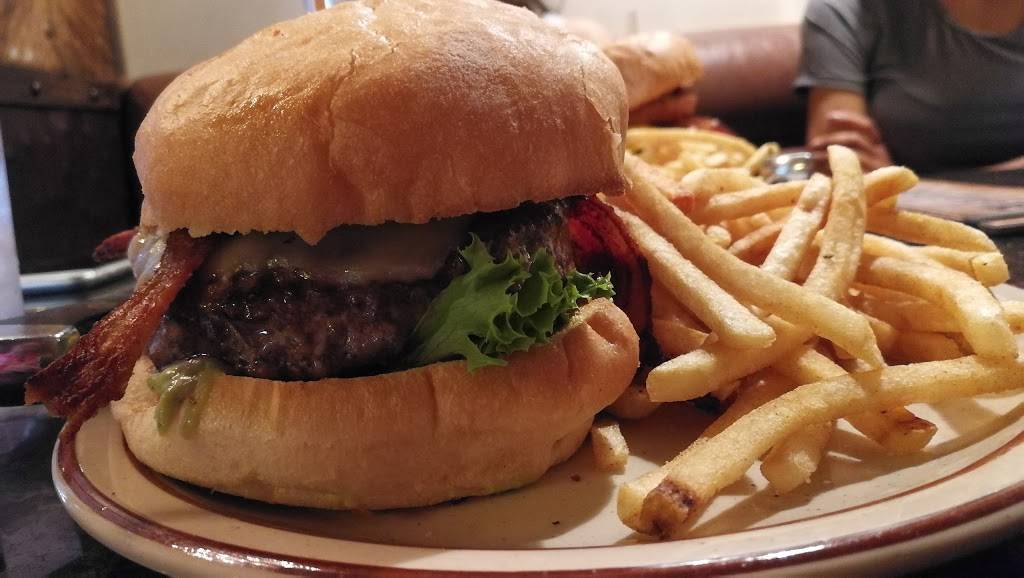 19th Hole | restaurant | 7071 Airline Hwy, Tres Pinos, CA 95075, USA | 8316280100 OR +1 831-628-0100