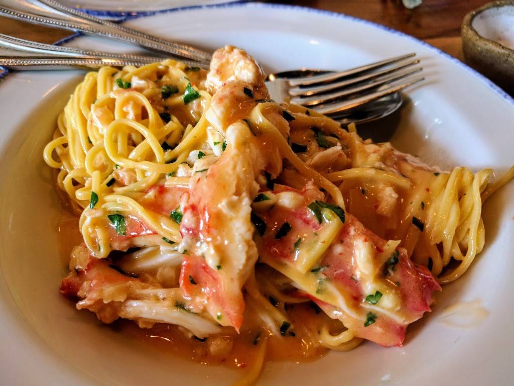 Giant | restaurant | 3209 W Armitage Ave, Chicago, IL 60647, USA | 7732520997 OR +1 773-252-0997