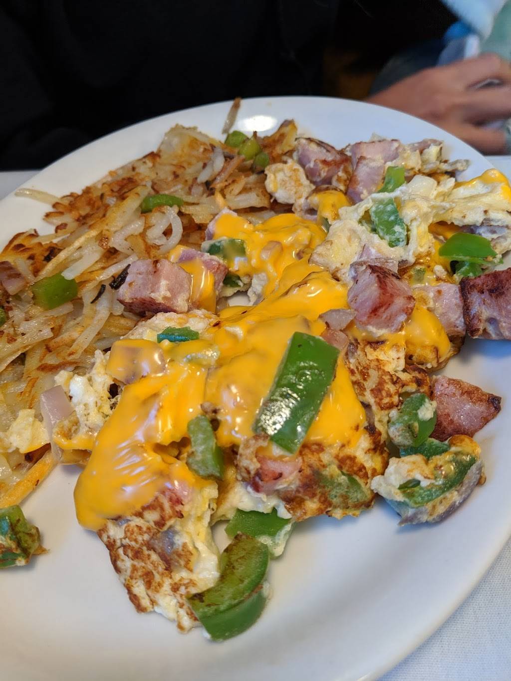 The Log Cabin | restaurant | 64 E Sierra Ave, Portola, CA 96122, USA | 5308329616 OR +1 530-832-9616