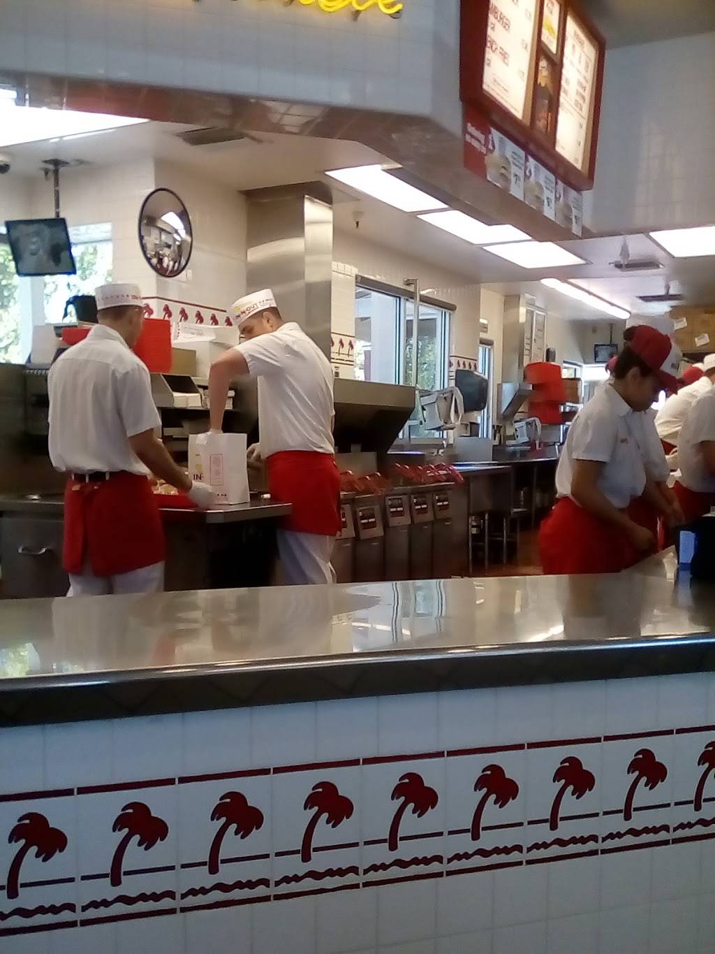 In-N-Out Burger | restaurant | 895 Cochrane Rd, Morgan Hill, CA 95037, USA | 8007861000 OR +1 800-786-1000