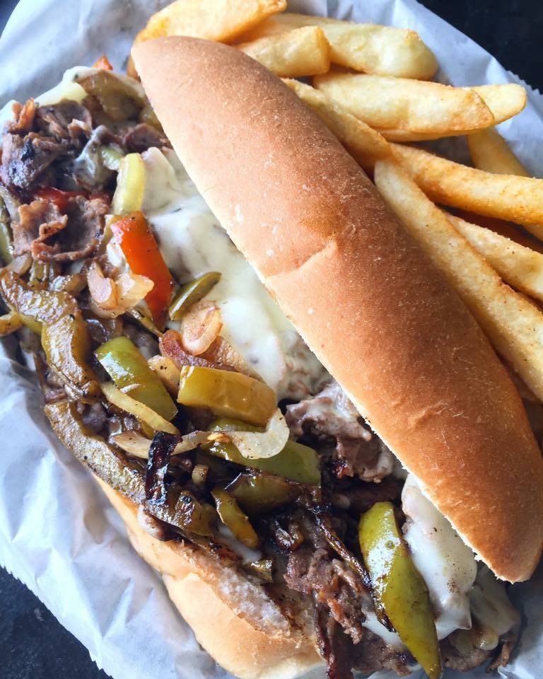 Chill-E-Dogs | restaurant | 613 N Ridgewood Ave, Edgewater, FL 32132, USA | 3868478300 OR +1 386-847-8300