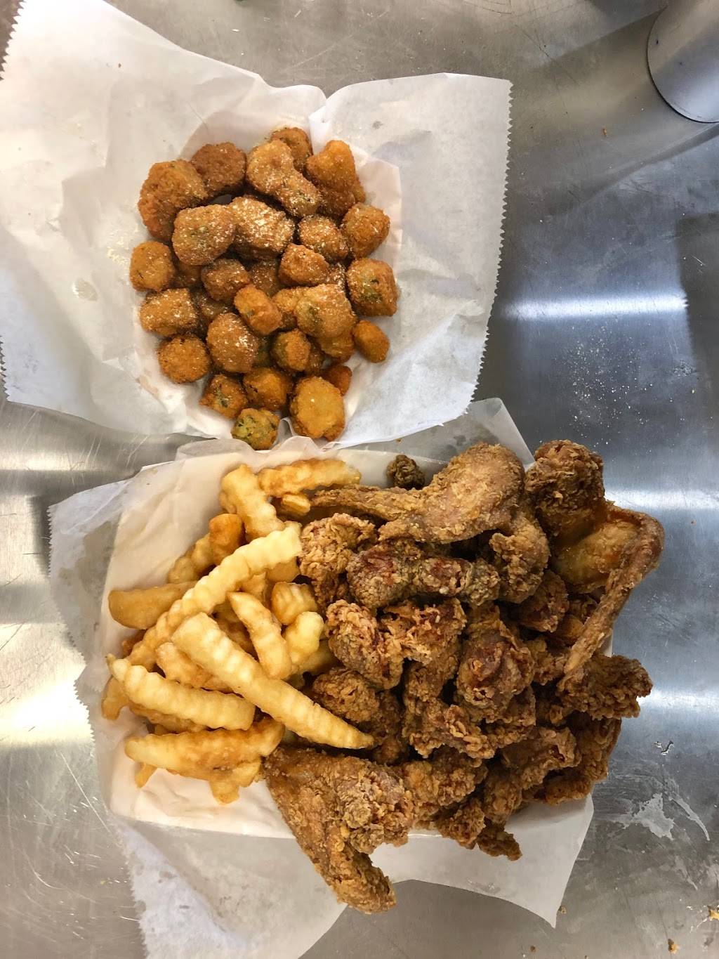 Harolds Chicken #7 | meal takeaway | 109 N Show Pl Dr, Rockford, IL 61107, USA | 8155808085 OR +1 815-580-8085