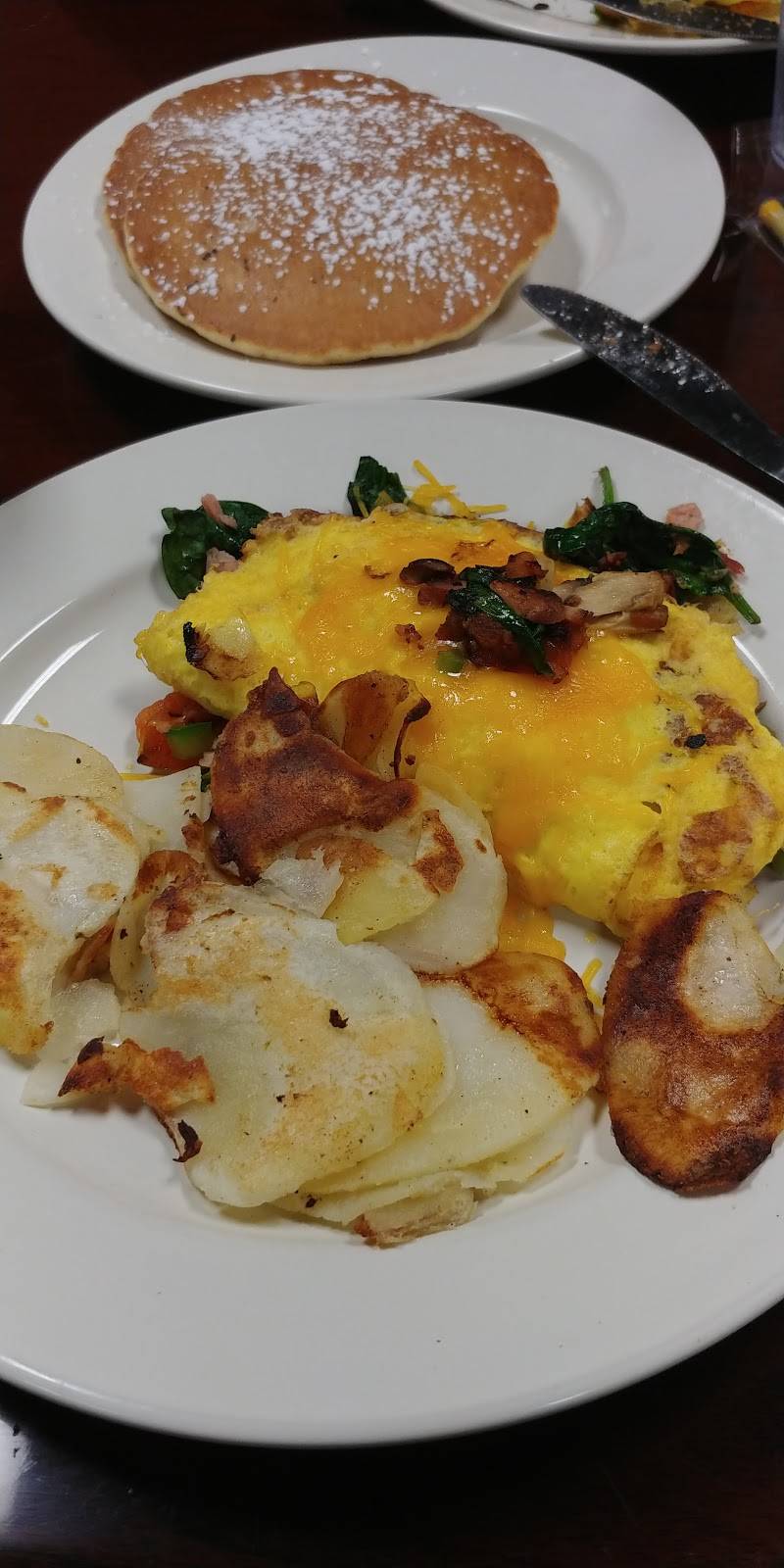 Sanders Family Kitchen | restaurant | suite R, 11 Declaration Dr suite R, Greenwood, IN 46143, USA | 3178934660 OR +1 317-893-4660