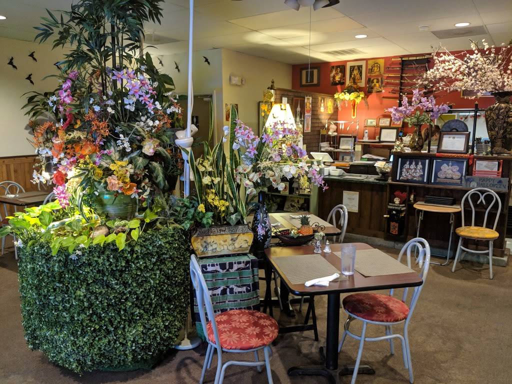 Smile of Siam Thai Restaurant | restaurant | 805 W Jefferson St J, Shorewood, IL 60404, USA | 8157250777 OR +1 815-725-0777