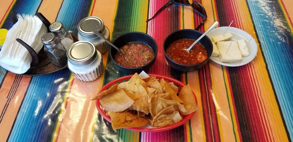 Restaurante Acambaro | restaurant | Km. 40.5, Carr. Transpeninsular, La Grulla, B.C., Mexico | 016469473810 OR +52 646 947 3810