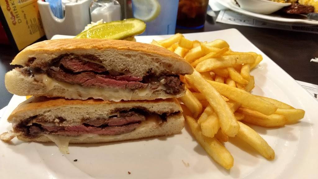 D lux Diner | restaurant | 14 Crystal Run Crossing, Wallkill, NY 12589, USA | 8456927577 OR +1 845-692-7577