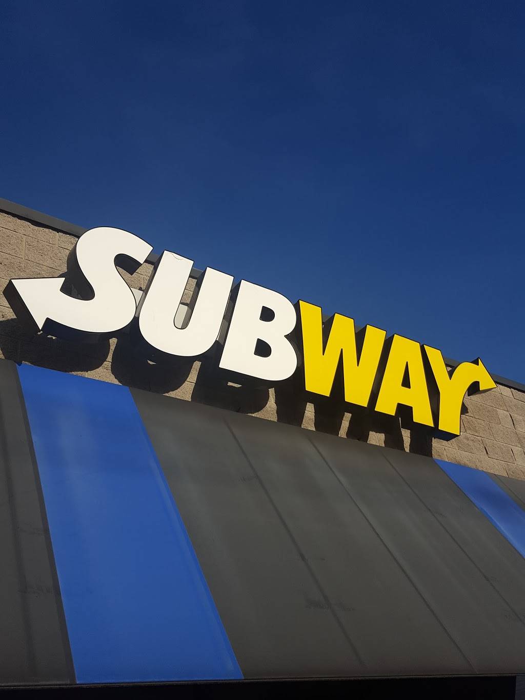 Subway | restaurant | Havertys Retail Complex, 201 N Hurstbourne Pkwy Suite #210, Louisville, KY 40222, USA | 5024268964 OR +1 502-426-8964