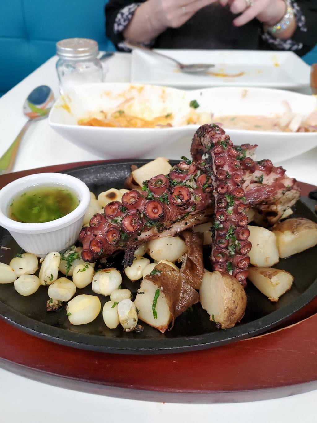 Mares Real Peruvian Cuisine | restaurant | 13586 Village Park Dr #302, Orlando, FL 32837, USA | 4077309539 OR +1 407-730-9539