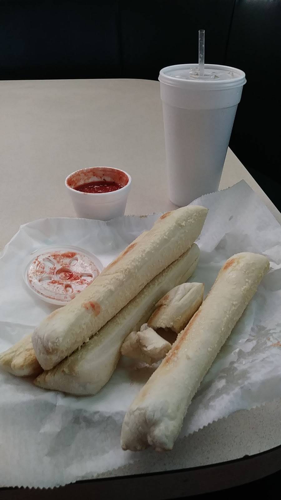 La Pizza | restaurant | 709 W Midland Rd, Auburn, MI 48611, USA | 9896624491 OR +1 989-662-4491