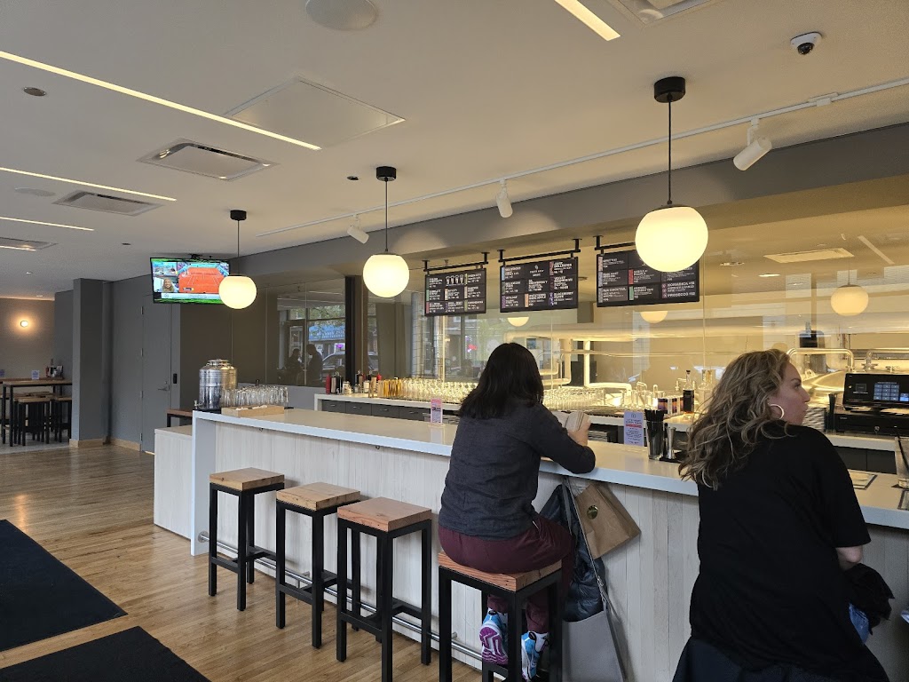 Ramova Grill and Taproom | restaurant | 3520 S Halsted St, Chicago, IL 60609, USA | 4142539992 OR +1 414-253-9992