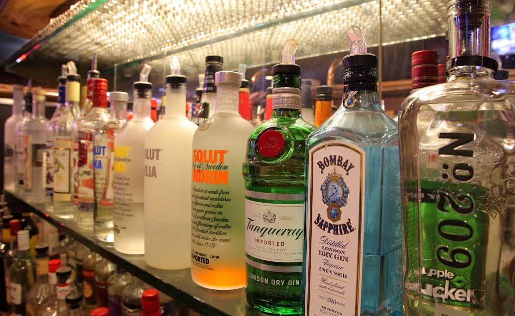 Joes Great American Bar & Grill | restaurant | 4311 W Magnolia Blvd, Burbank, CA 91505, USA | 8187290805 OR +1 818-729-0805