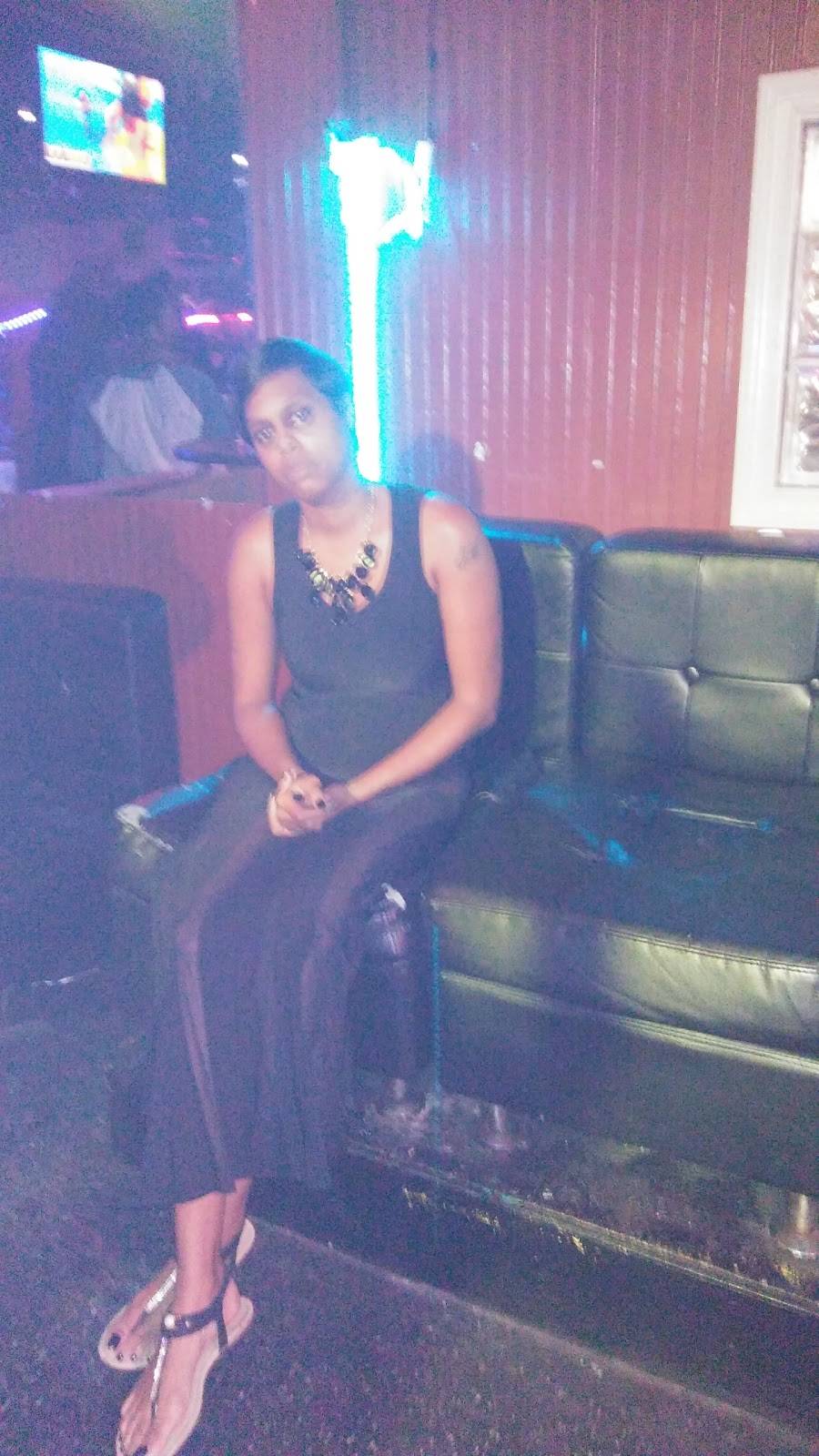 Brownstone Coffee Lounge & Liquor Bar | restaurant | 7733 Reading Rd, Cincinnati, OH 45237, USA | 5134851958 OR +1 513-485-1958