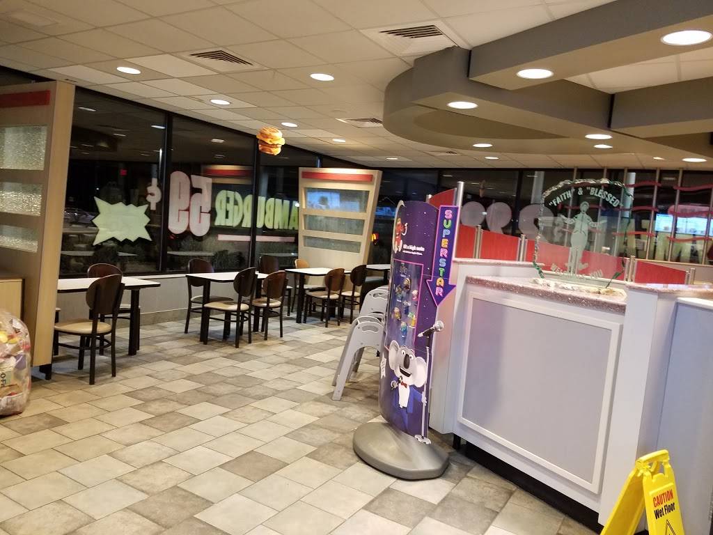 McDonalds | cafe | 9707 Olio Rd, Fishers, IN 46040, USA | 3173357080 OR +1 317-335-7080