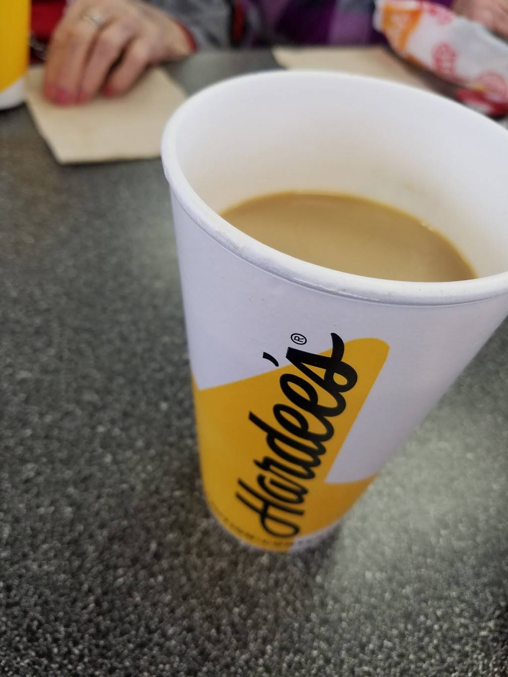 Hardees | restaurant | 314 S Main St, Stuart, VA 24171, USA | 2766943501 OR +1 276-694-3501