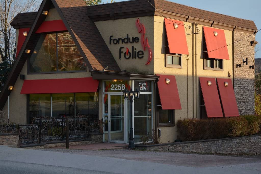 Fonduefolie | restaurant | 2258 Rue King Ouest, Sherbrooke, QC J1J 2E8, Canada | 8198214441 OR +1 819-821-4441