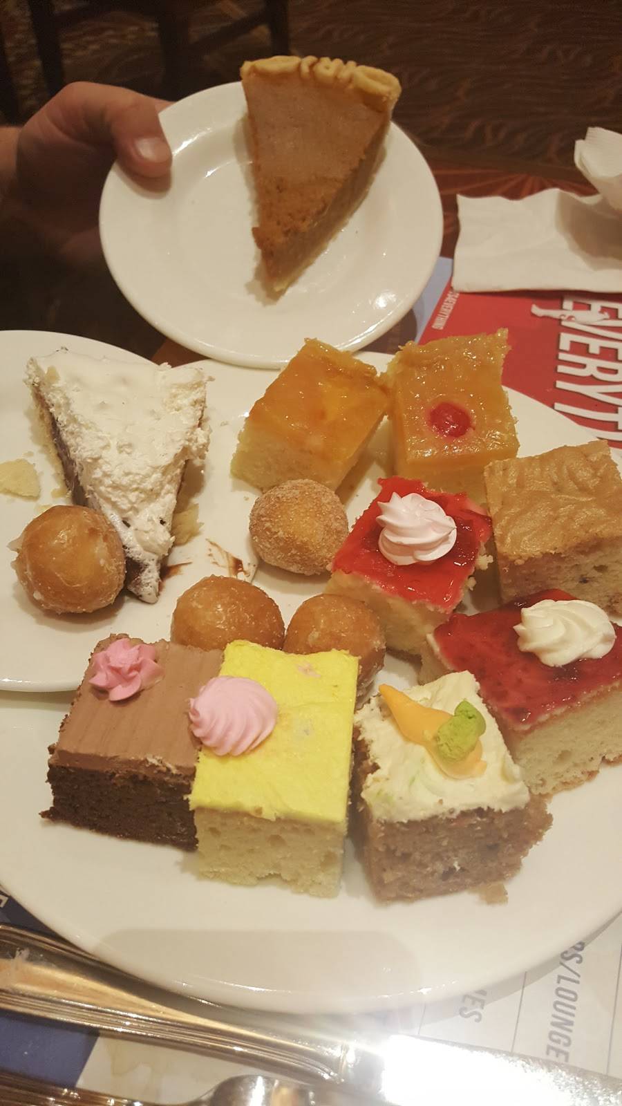 Feast Buffet | restaurant | 1301 W Sunset Rd, Henderson, NV 89014, USA | 7025477825 OR +1 702-547-7825