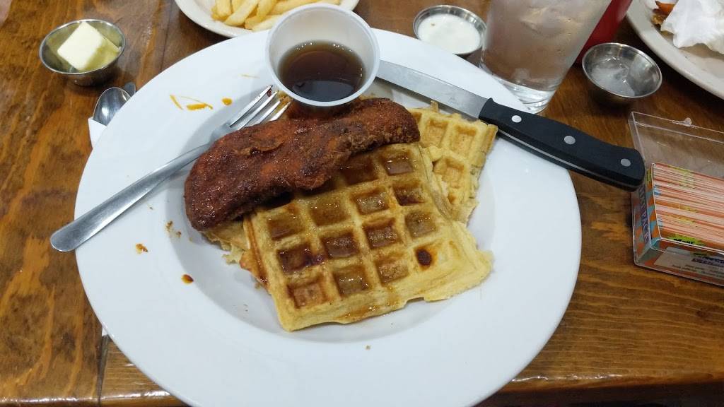 Bartholomews Bistro & Gallery | restaurant | 1415 E State Blvd, Fort Wayne, IN 46805, USA | 2603996234 OR +1 260-399-6234