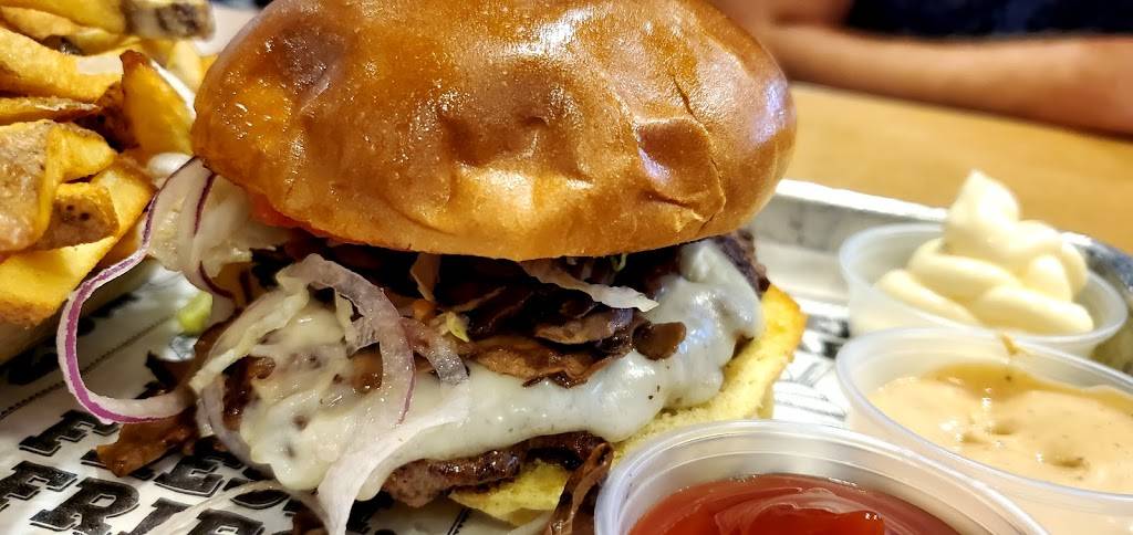 Cheeseburger Bobbys | restaurant | 6050 Peachtree Pkwy #140, Peachtree Corners, GA 30092, USA | 7703000032 OR +1 770-300-0032