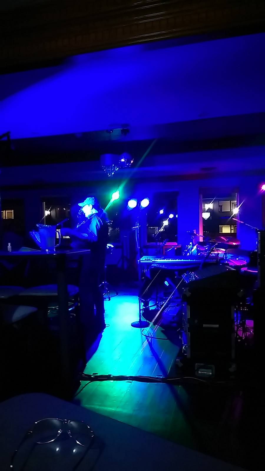 Rainmakers Bar and Grill | restaurant | 3325 Davenport Ave, Saginaw, MI 48602, USA | 9897937950 OR +1 989-793-7950