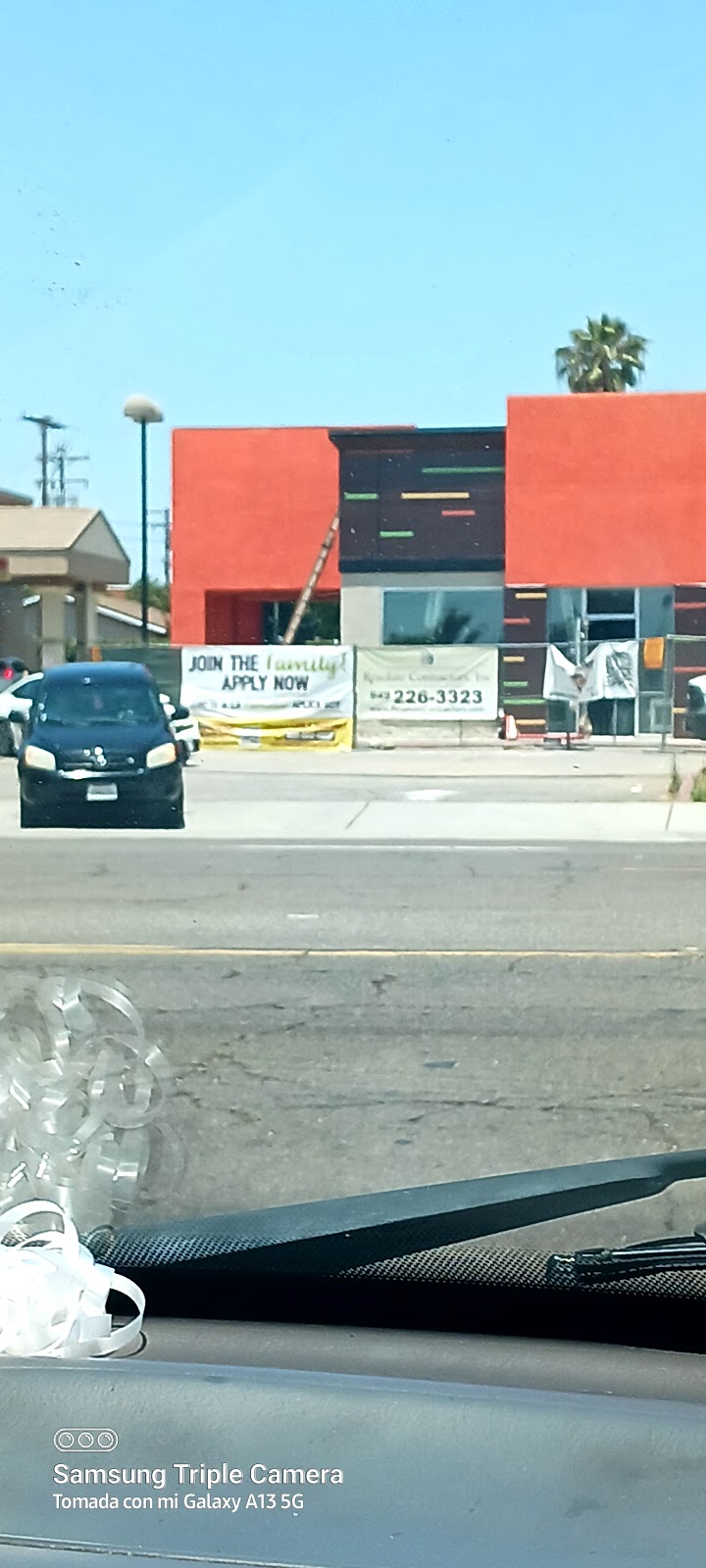 Pollo Campero Santa Ana 17 | restaurant | 1325 17th St, Santa Ana, CA 92705, USA | 8332267376 OR +1 833-226-7376