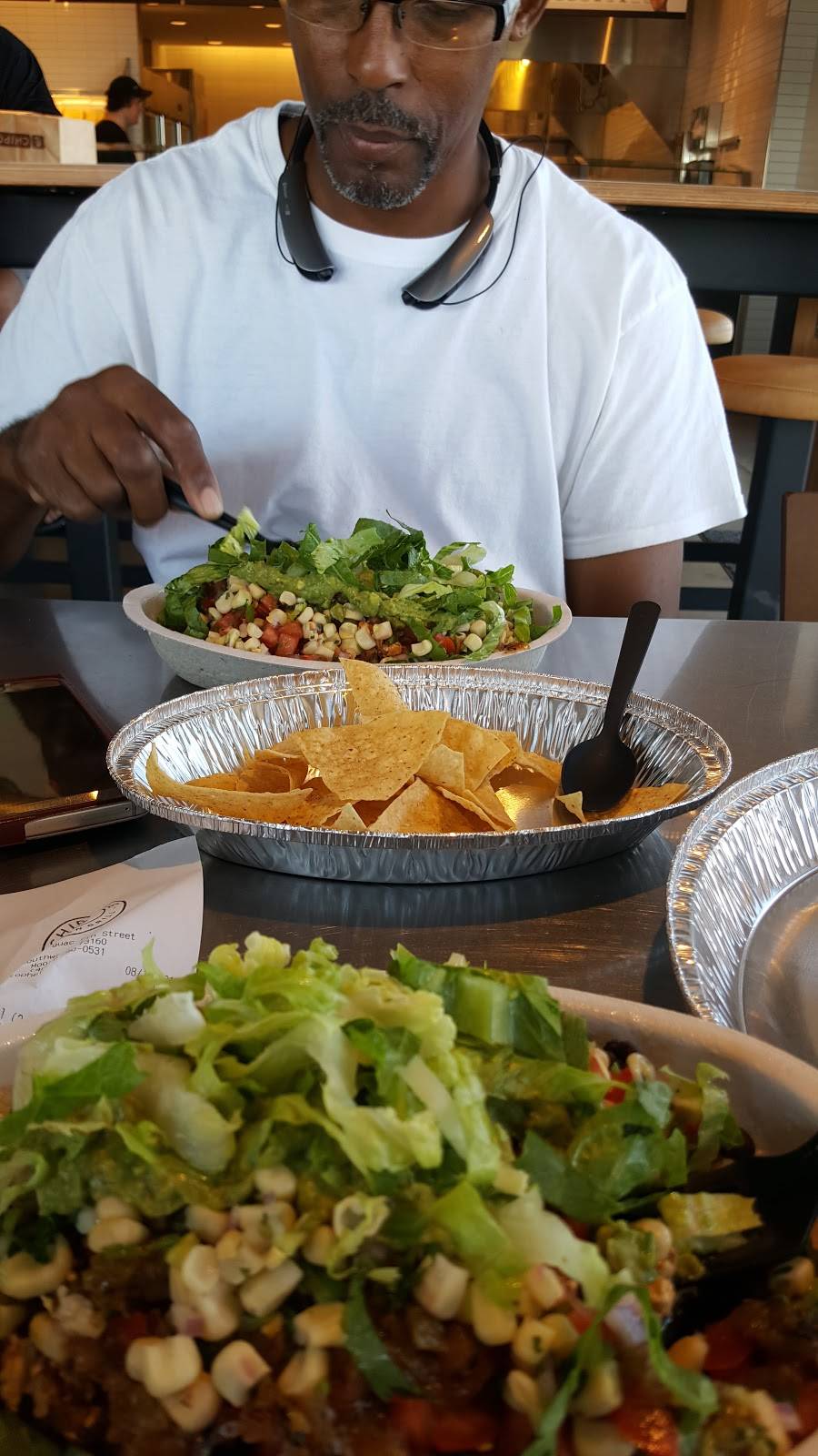 Chipotle Mexican Grill | restaurant | 705 SW 19th St #200, Moore, OK 73160, USA | 4057900531 OR +1 405-790-0531