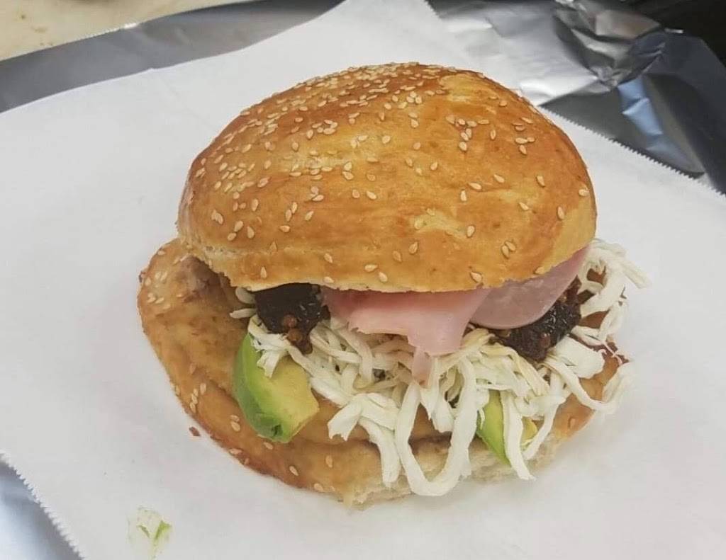 Los Portales Mexican Food | restaurant | 1690 Orchard Rd, Montgomery, IL 60538, USA | 6308979446 OR +1 630-897-9446