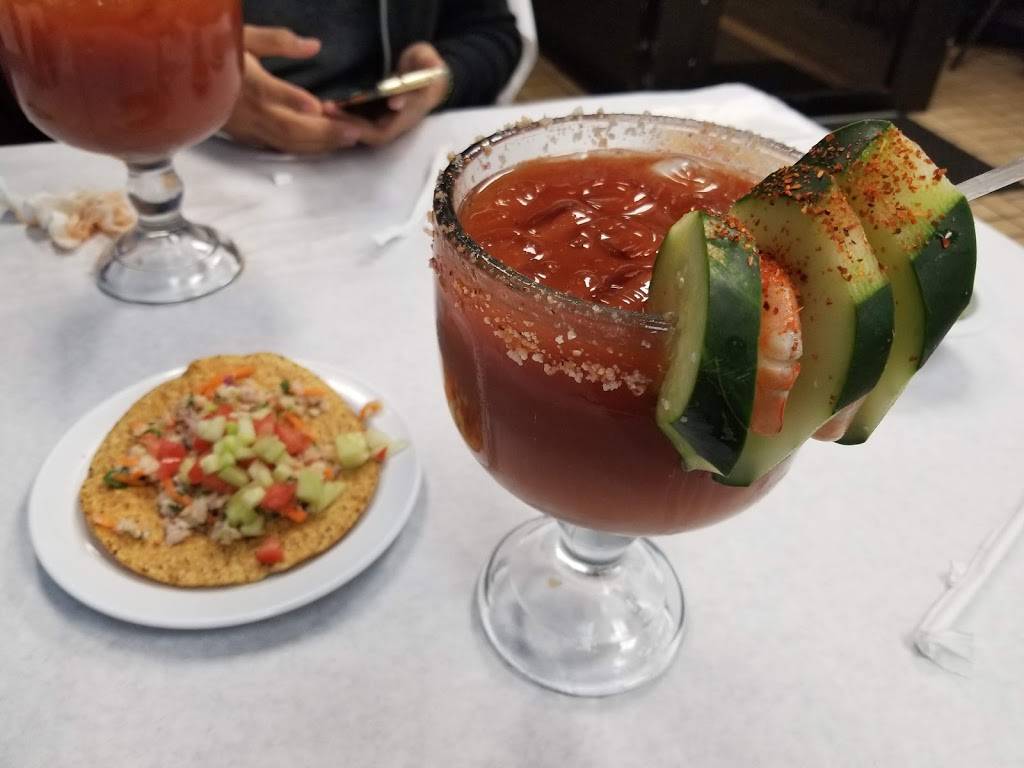 Mariscos Nayarit Restaurant | restaurant | 4318 W Fullerton Ave, Chicago, IL 60639, USA | 7732523840 OR +1 773-252-3840