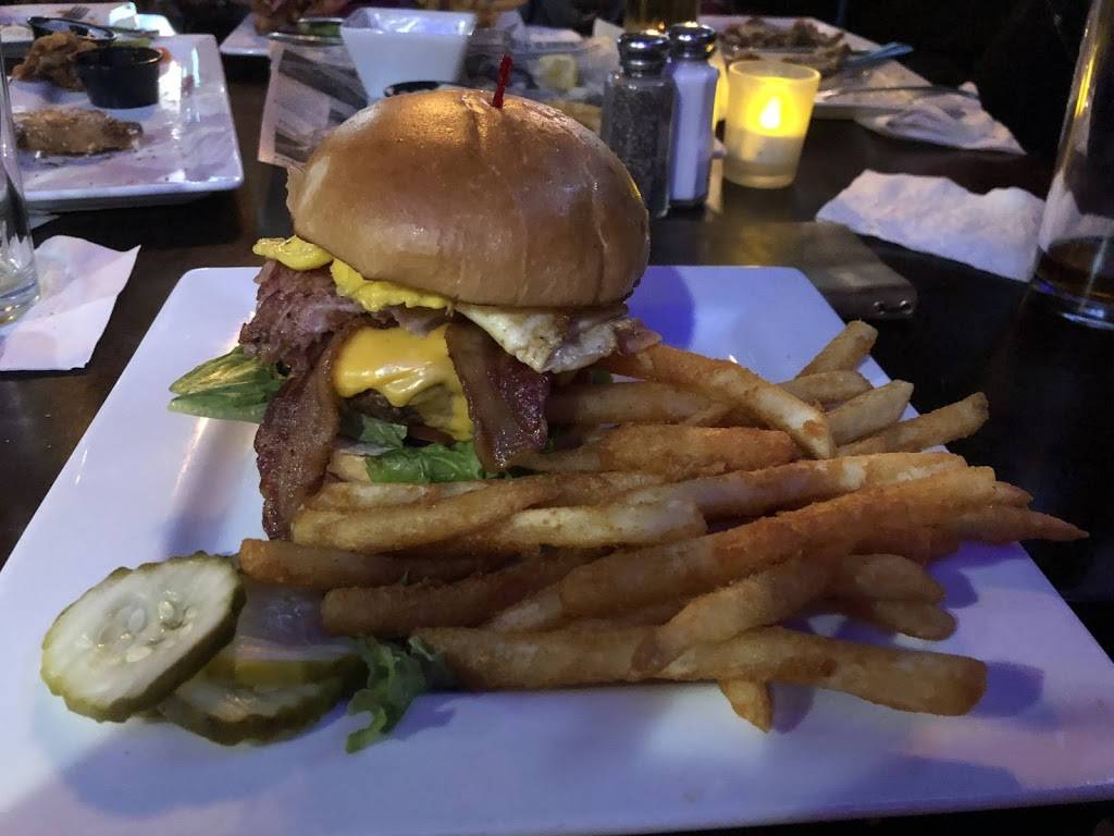 Driftwood Bar and Grill | restaurant | 1103 E Lake Dr, Novi, MI 48377, USA | 2486689005 OR +1 248-668-9005