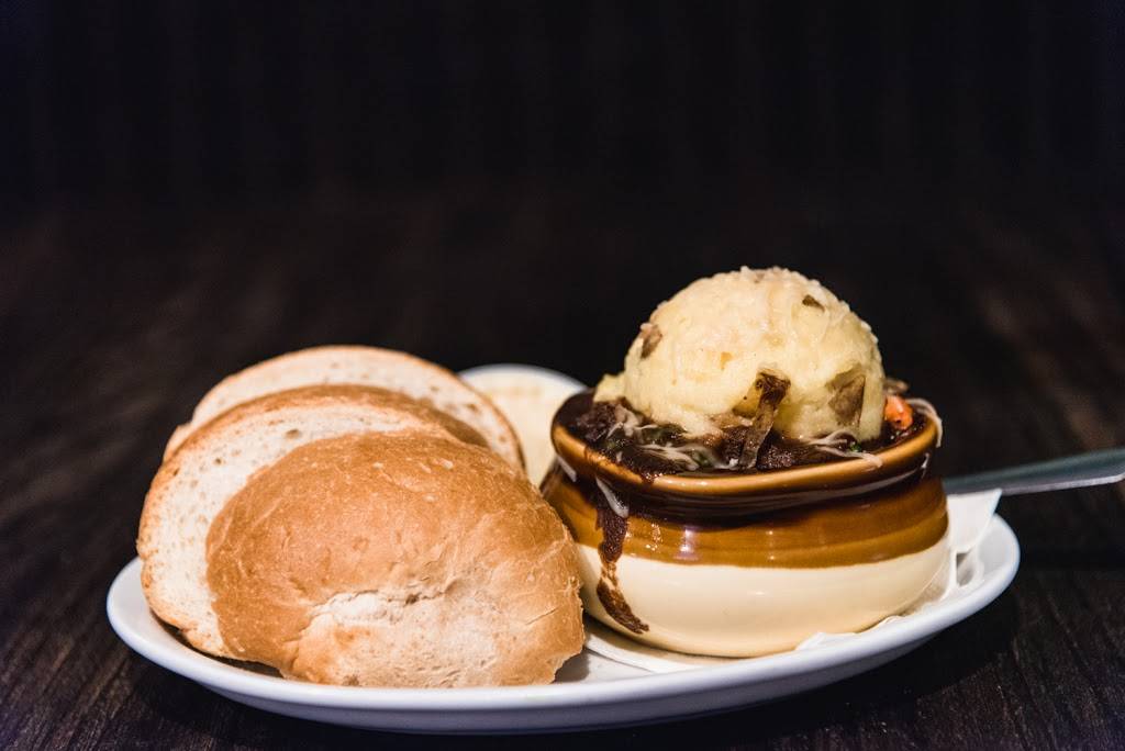 Dublins Irish Pub | restaurant | 2070 W 9th Ave, Oshkosh, WI 54904, USA | 9203850277 OR +1 920-385-0277