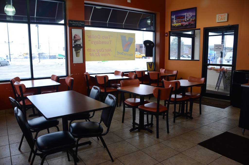 Nanas Hotdogs Of Elmhurst | restaurant | 582 W Lake St, Elmhurst, IL 60126, USA | 6303593507 OR +1 630-359-3507