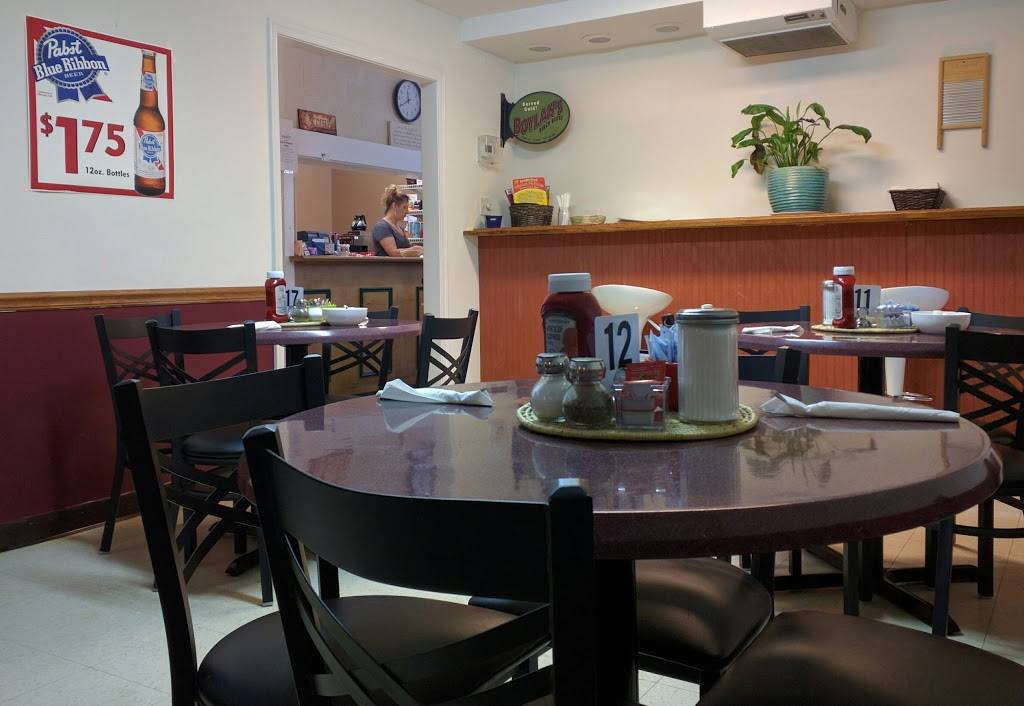 Rylies Diner | restaurant | 8726 Seminole Trail, Ruckersville, VA 22968, USA | 4349900288 OR +1 434-990-0288