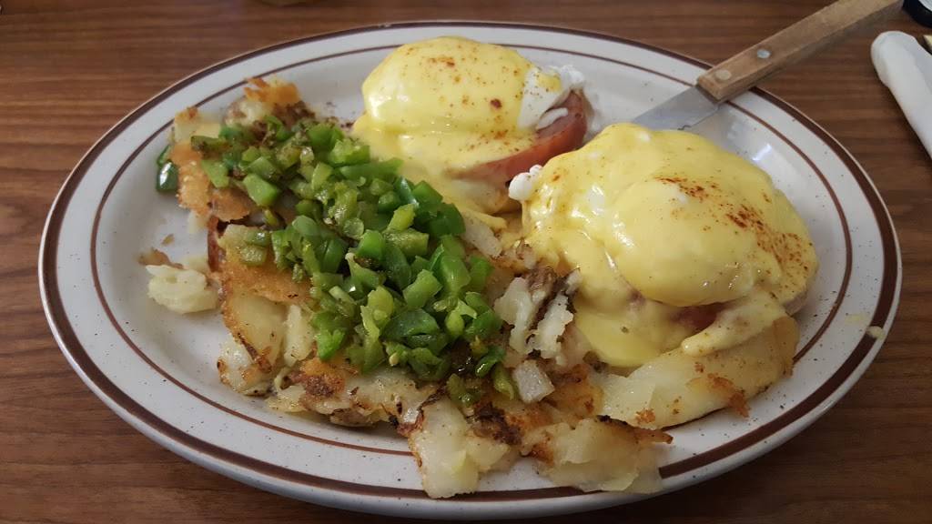 Chuck Wagon Bar & Cafe | restaurant | 1353 W 6th St, Corona, CA 92882, USA | 9517377162 OR +1 951-737-7162