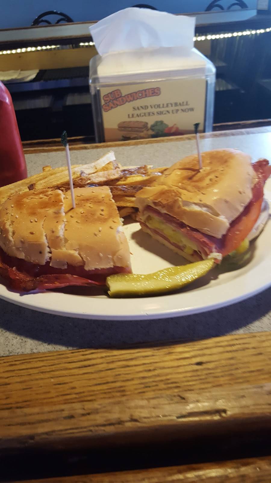 Gatsbys | restaurant | 118 N Hamilton Rd, Gahanna, OH 43230, USA | 6144760088 OR +1 614-476-0088