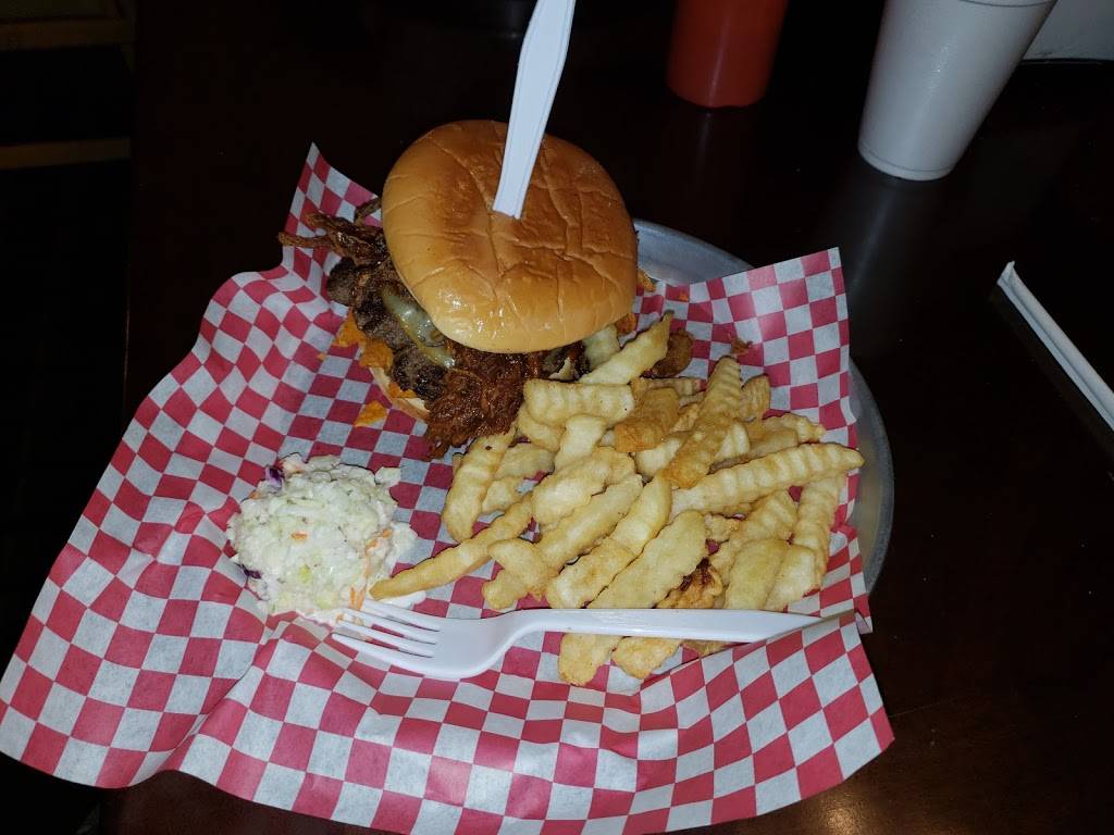 Iconic Burger | restaurant | 12 N McIntosh St, Elberton, GA 30635, USA | 7625330957 OR +1 762-533-0957