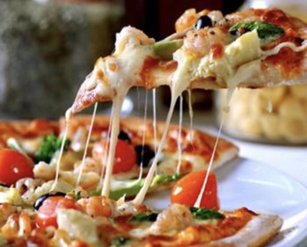Med Pizza Restaurant Livraison | restaurant | 1062 Boulevard de Sainte-Adèle, Sainte-Adèle, QC J8B 2N4, Canada | 4502294229 OR +1 450-229-4229