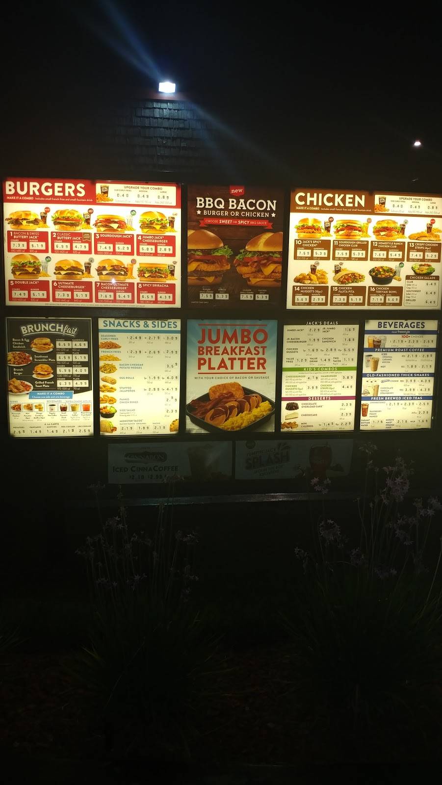 Jack in the Box | restaurant | 719 N Bristol St, Santa Ana, CA 92703, USA | 7148354610 OR +1 714-835-4610