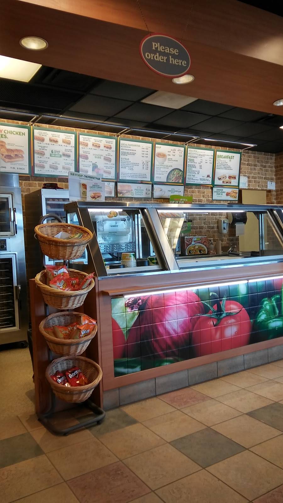 Subway | meal takeaway | 95 Lincoln St Unit #14, Welland, ON L3C 7C3, Canada | 9057149402 OR +1 905-714-9402