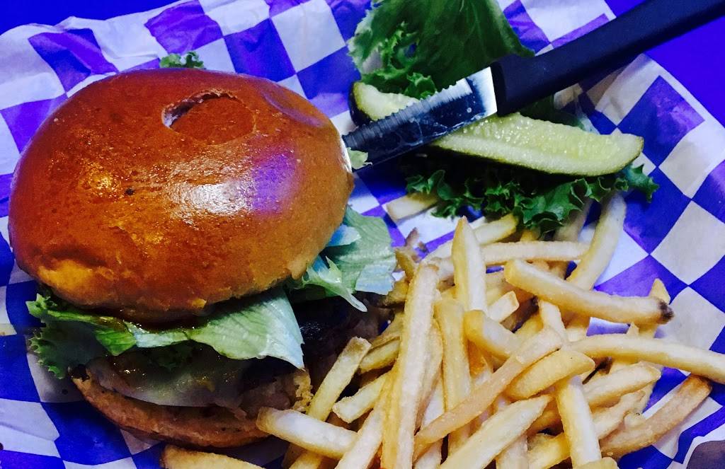 Point Burger Bar Pewaukee | restaurant | W229N1400 Westwood Dr, Waukesha, WI 53186, USA | 2629559192 OR +1 262-955-9192