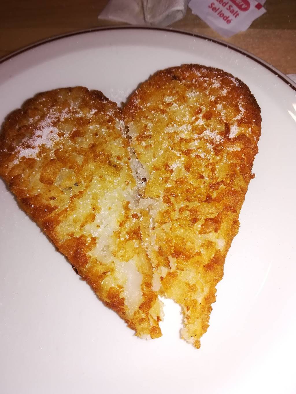 Tim Hortons | restaurant | 2700 Rue Ontario E, Montréal, QC H1K 0E2, Canada | 5145261707 OR +1 514-526-1707