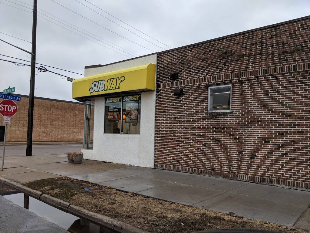 Subway | restaurant | 2400 E Hennepin Ave, Minneapolis, MN 55413, USA | 6123314411 OR +1 612-331-4411
