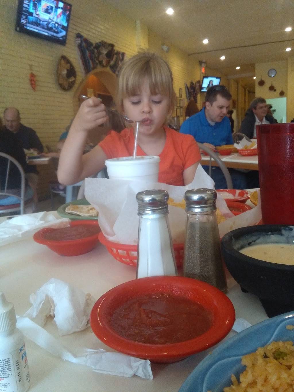 Fiesta Mexicana Mexican Restaurant | restaurant | 127 N Main St, El Dorado, KS 67042, USA | 3163201700 OR +1 316-320-1700