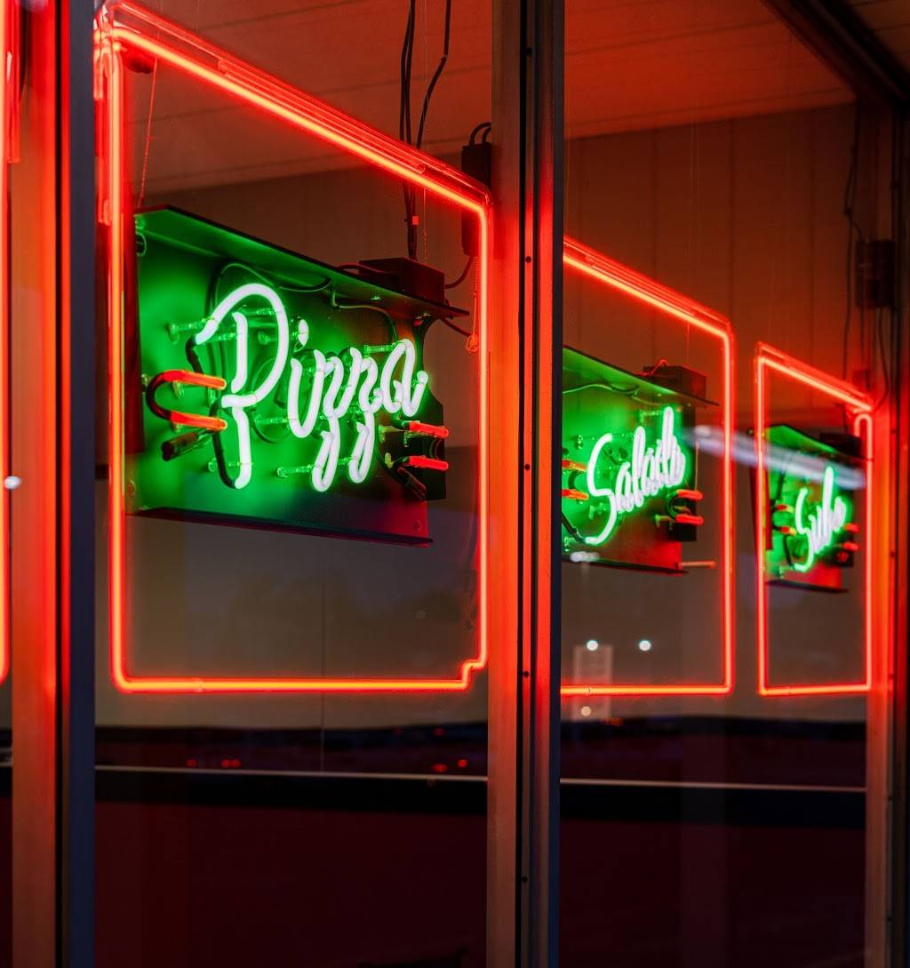 The Pizza Joint | restaurant | 1239 Airport Rd, Allentown, PA 18109, USA | 6103510550 OR +1 610-351-0550