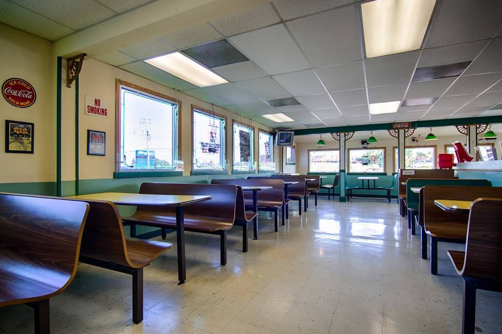 Sammies | restaurant | 215 W Rollins Rd, Round Lake Beach, IL 60073, USA | 8475464674 OR +1 847-546-4674