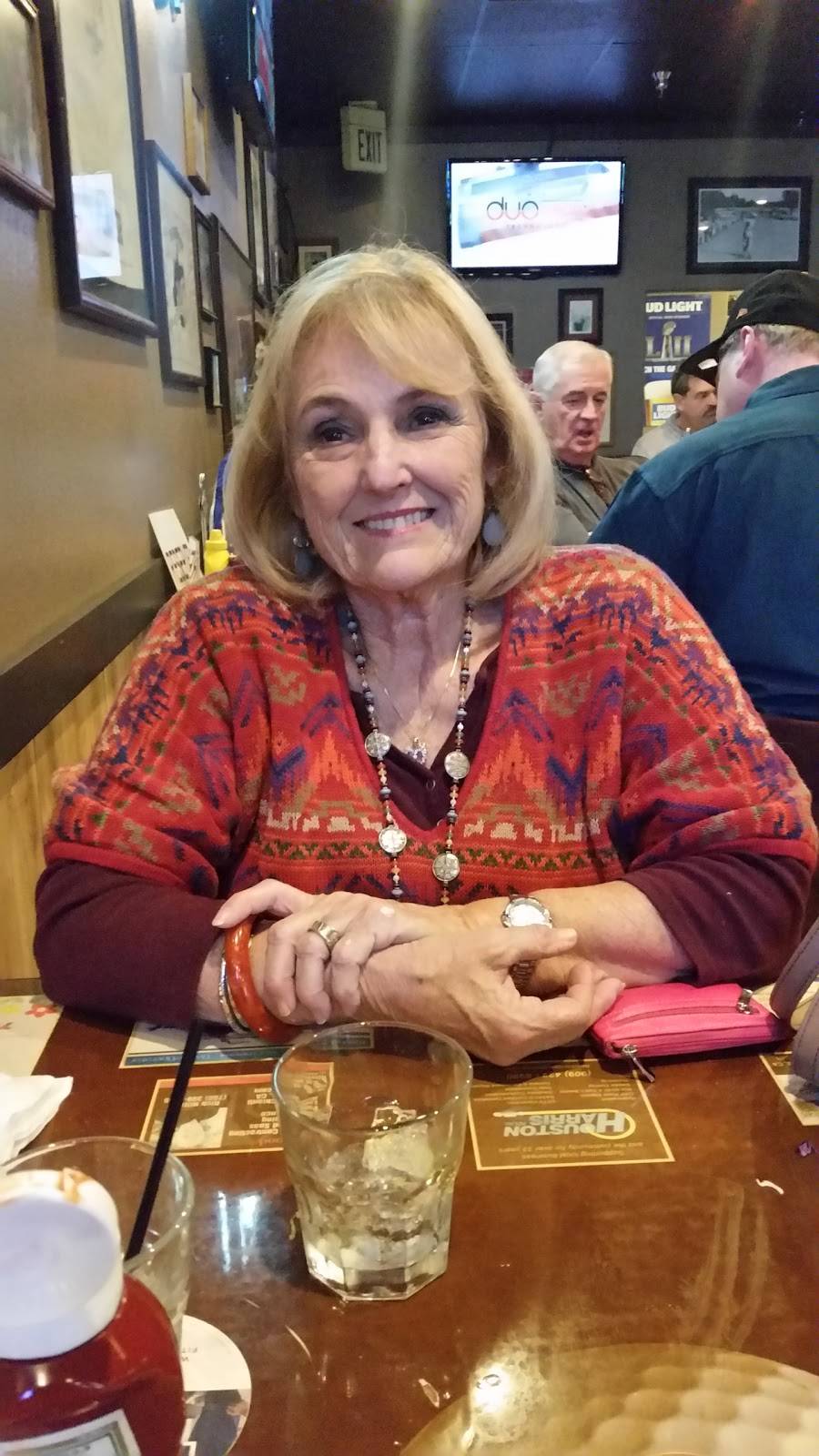 19th Hole | restaurant | 42305 Washington St A, Palm Desert, CA 92211, USA | 7607726696 OR +1 760-772-6696