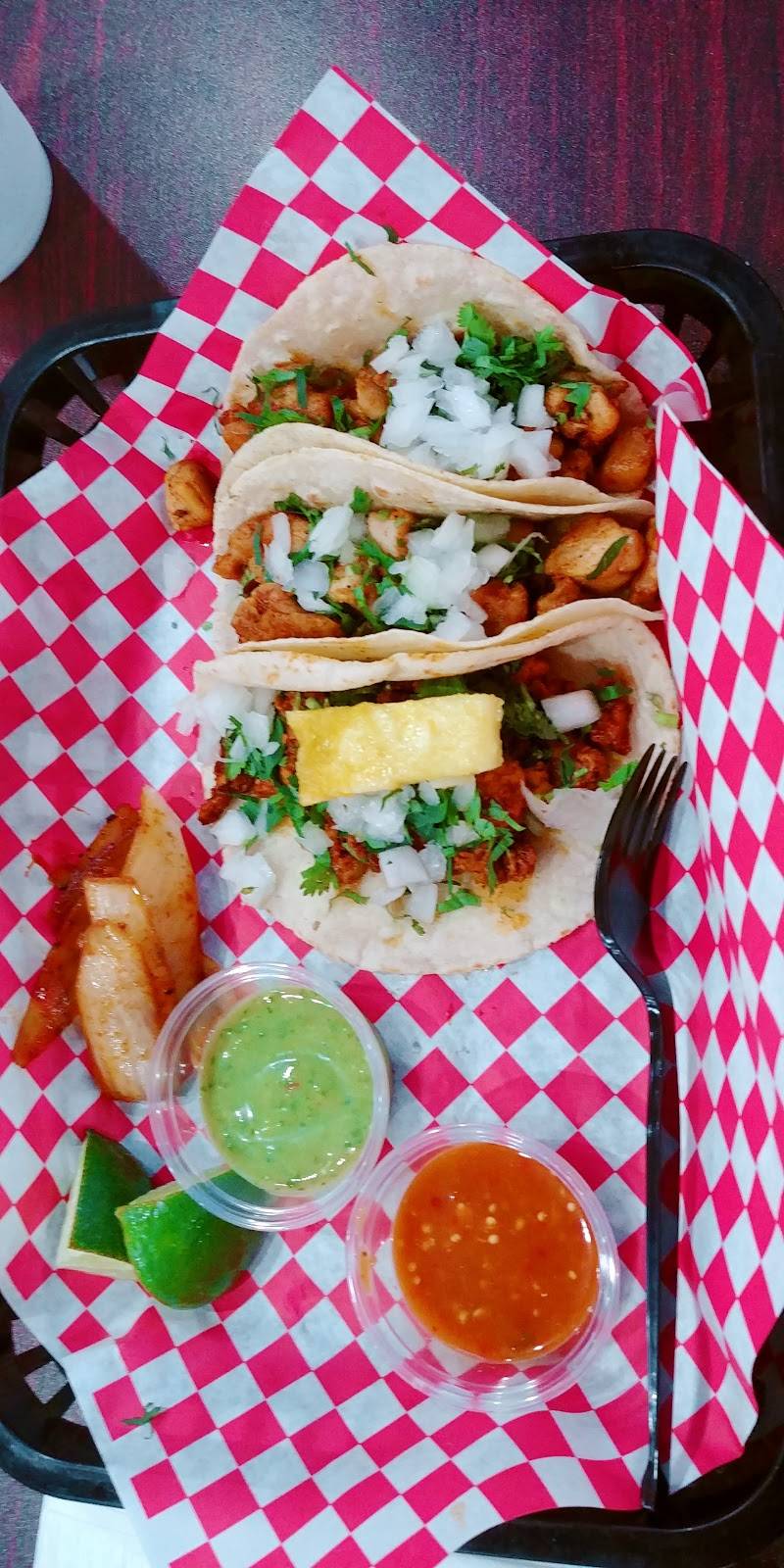 Lolis Mexican Cravings | restaurant | 10011 W Hillsborough Ave, Tampa, FL 33615, USA | 8132431500 OR +1 813-243-1500