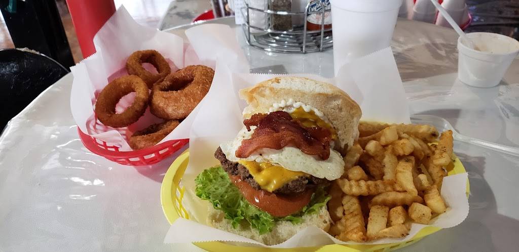 Marks Outing | restaurant | 1624 E Commerce St, San Antonio, TX 78205, USA | 2102998110 OR +1 210-299-8110