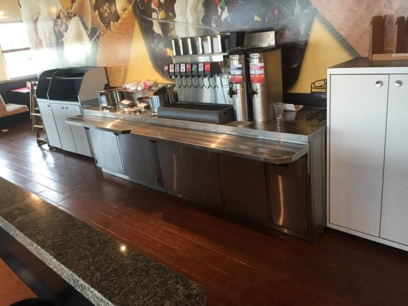 Braums Ice Cream & Burger Restaurant | restaurant | 1261 S Rock Rd, Wichita, KS 67207, USA | 3166877082 OR +1 316-687-7082