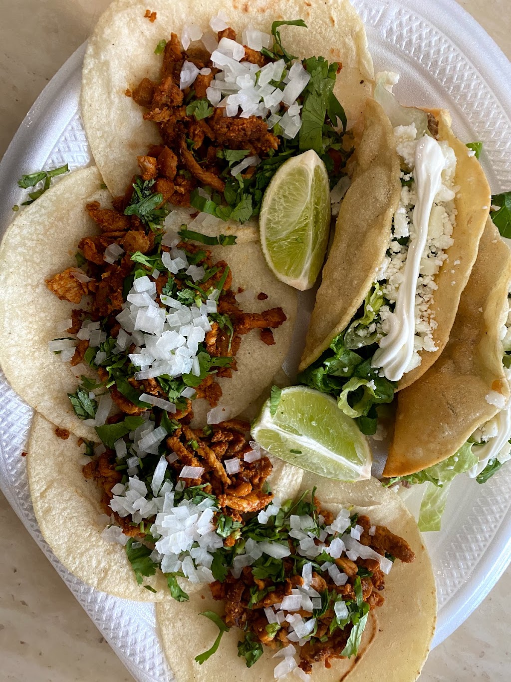 Antojitos caseros , Tacos y más | restaurant | 3706 State Oak Dr, Dallas, TX 75241, USA | 2142566083 OR +1 214-256-6083